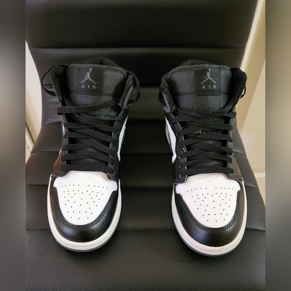 Men's Black and White Sneakers